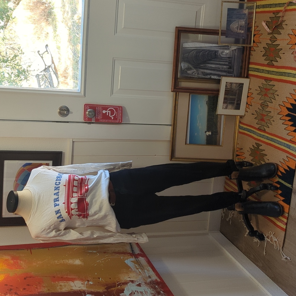 Vintage San Francisco sweatshirt. Cable car